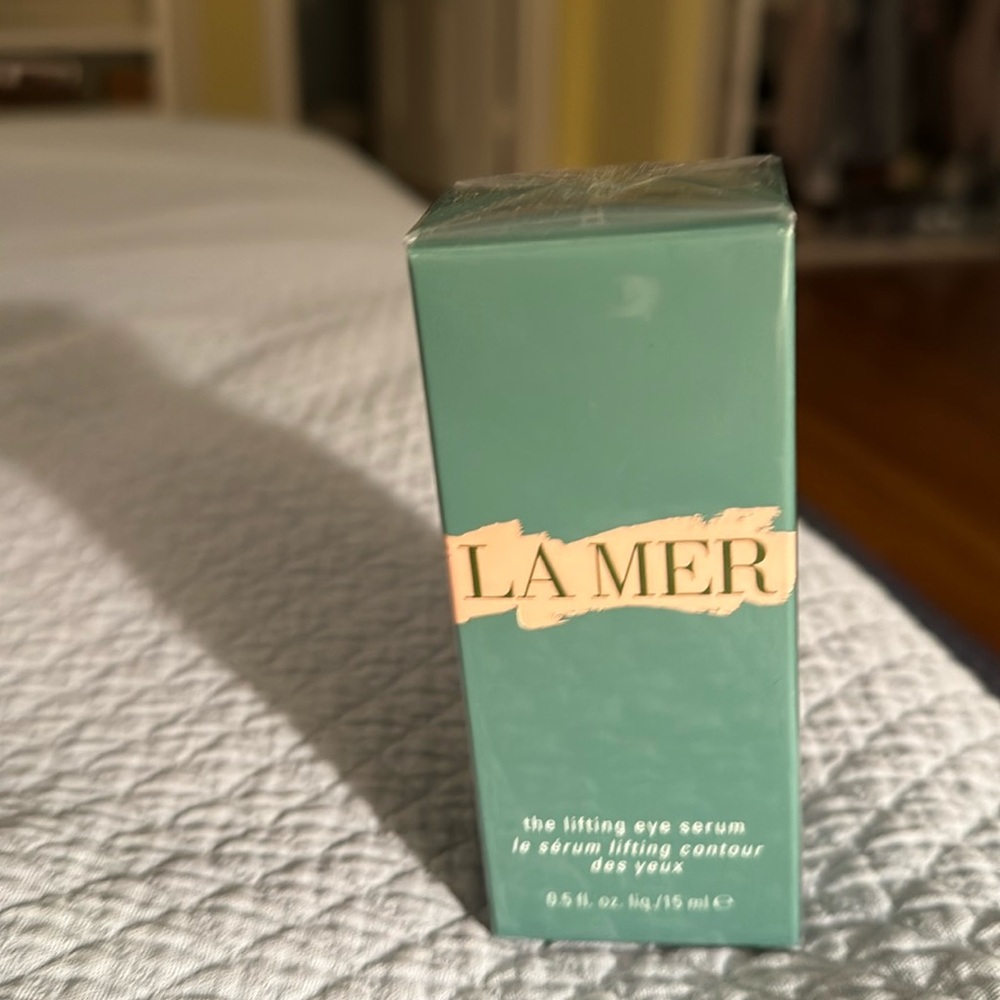 La Mer 
The Lifting Eye Serum
.5 oz. 
NIB